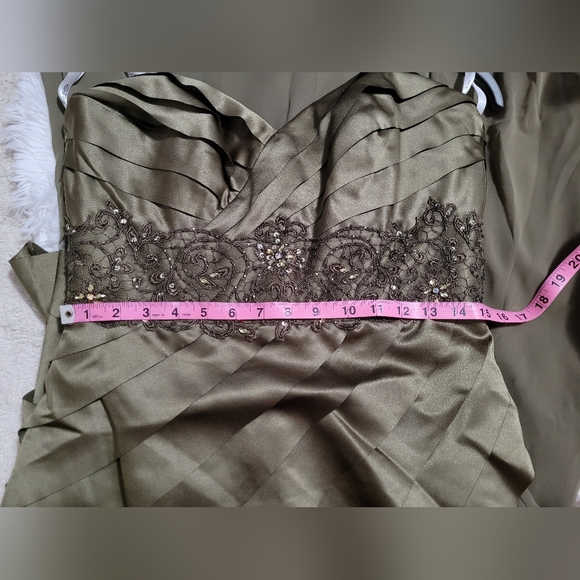 Cameron Blake by Mon Cheri size 10 Gown with Bolero in size 10 - Picture 6 of 16